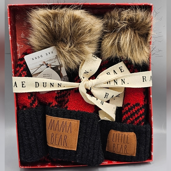 Rae Dunn "MAMA BEAR & LITTLE BEAR" Beanie Hat Set With Pom Pom In Red Christmas - Picture 1 of 6